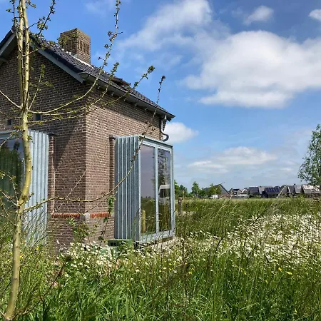 Tiny House Van Hoogspanning Naar Ontspanning Wirdum Exterior photo