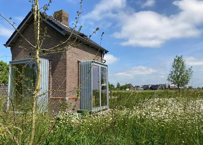Tiny House Van Hoogspanning Naar Ontspanning